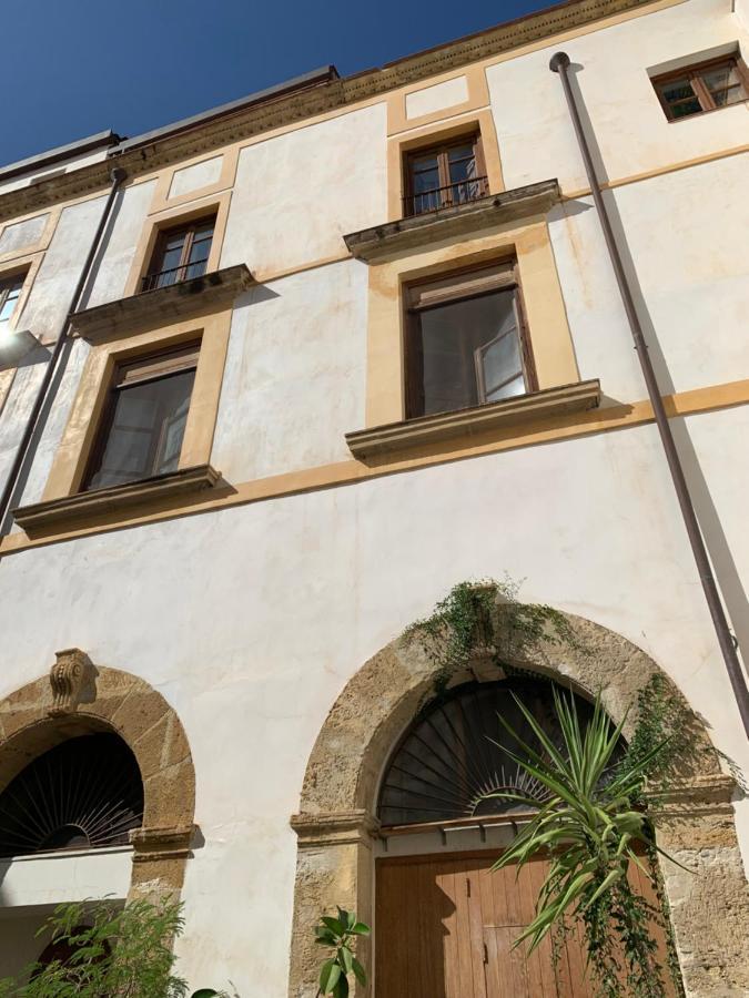 شقة Palazzo Resuttana باليرمو المظهر الخارجي الصورة