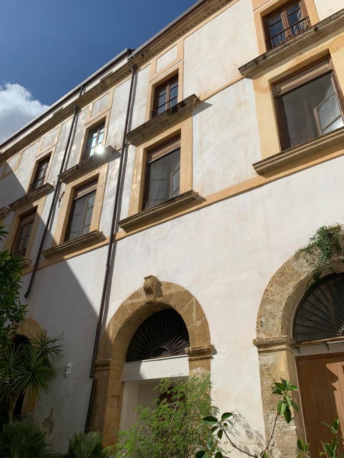شقة Palazzo Resuttana باليرمو المظهر الخارجي الصورة
